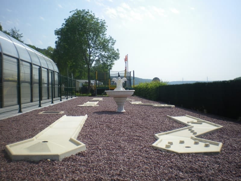 camping en Normandie pour les enfants avec jeux trampoline